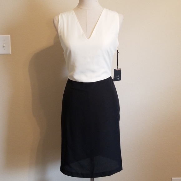 brooke Leigh Dresses & Skirts - Brooke Leigh Womens Vanilla V-Neck Dress Size M